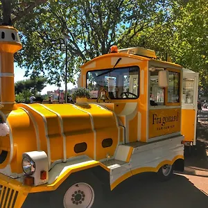 https://latelier-de-lamiral-parking-centre-historique.fr-provencehotel.com